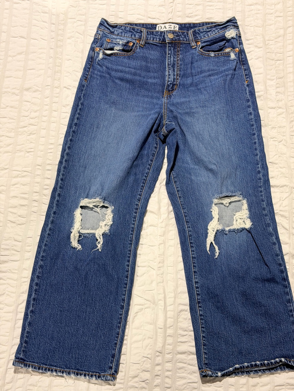 Daze Distressed Wide-Leg Blue Jeans size 2
31. High waist